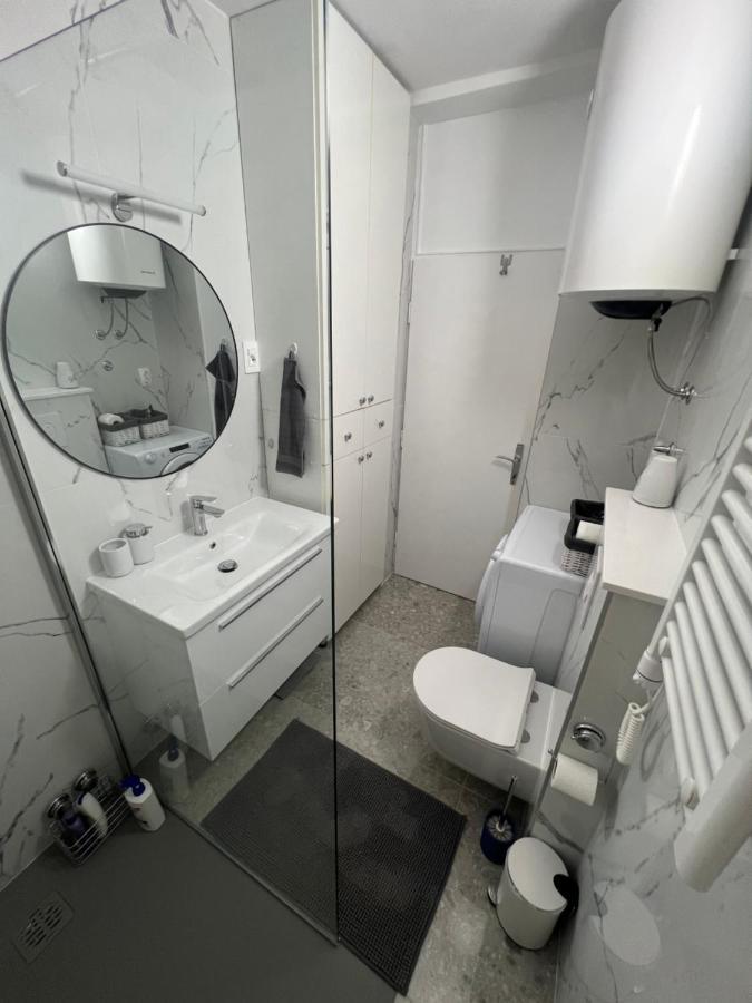 City Center Apartment Twiggy Макарска Екстериор снимка