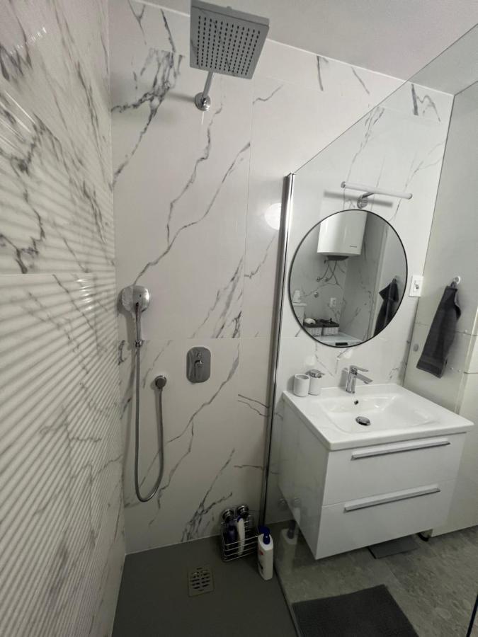 City Center Apartment Twiggy Макарска Екстериор снимка