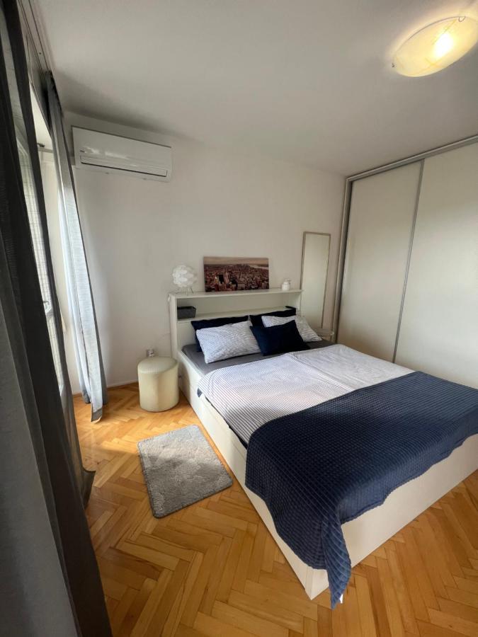 City Center Apartment Twiggy Макарска Екстериор снимка