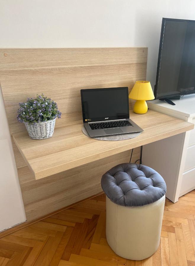 City Center Apartment Twiggy Макарска Екстериор снимка