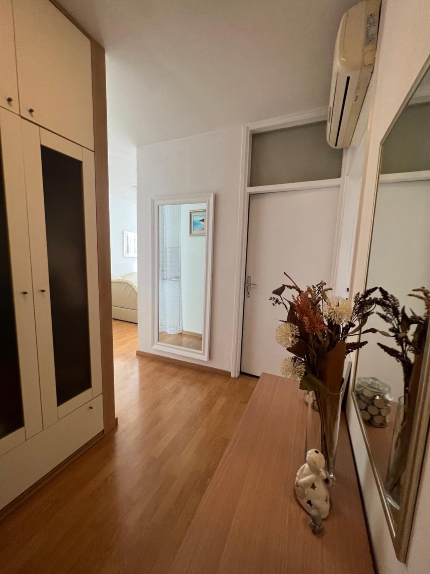 City Center Apartment Twiggy Макарска Екстериор снимка