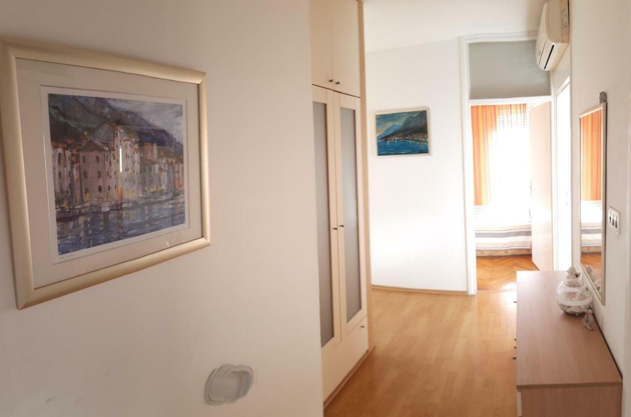 City Center Apartment Twiggy Макарска Екстериор снимка